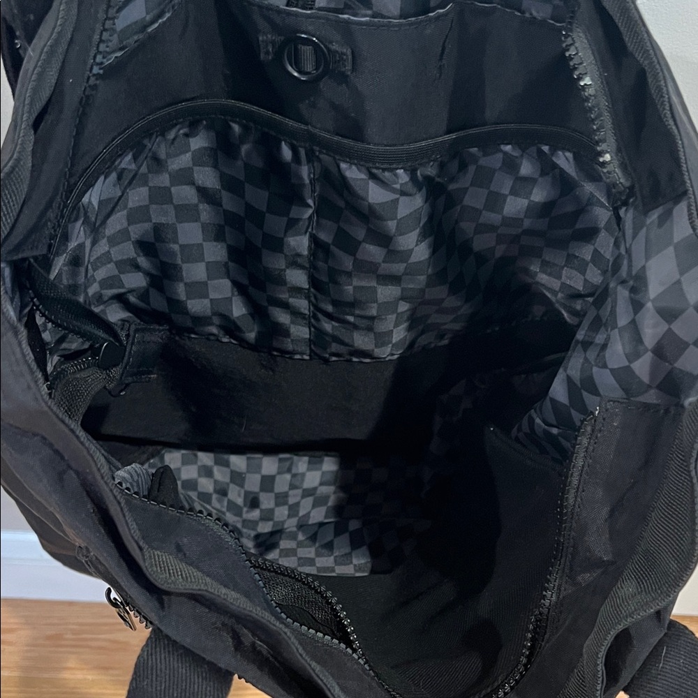 Thread Utility Black Tote Bag - Picture 2 of 4